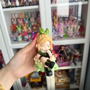 【Authentic】TNT SPACE DORA - The Ideal World “Chair of Arrogance”